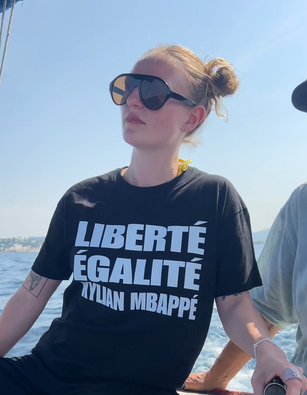 teeshirt "LIBERTE EGALITE KYLIAN MBAPPE"